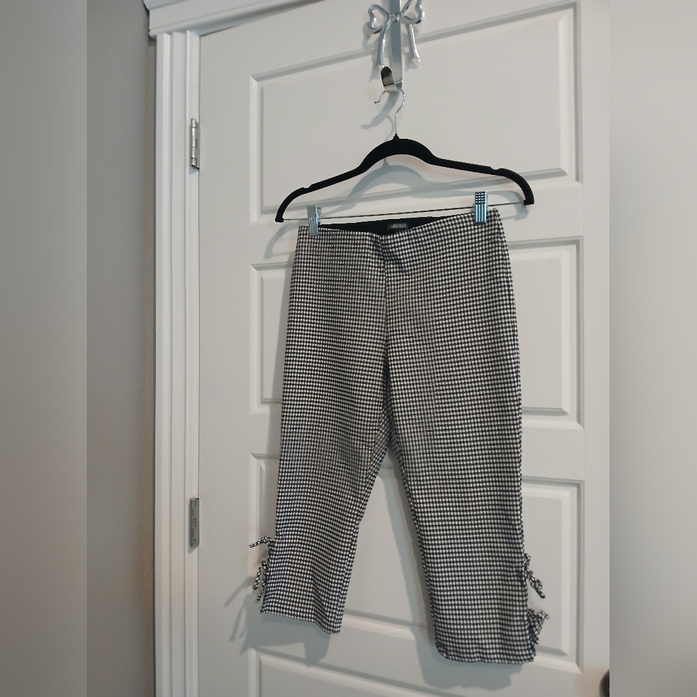Wild Fable Black and White Checkered Capris